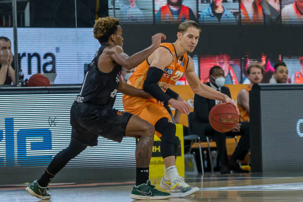 率先进球 率先进球